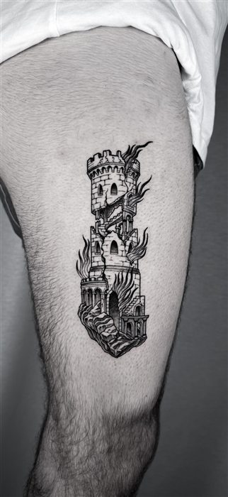 Tatuaje blackwork alto contraste por Darkartchemist en Gijón