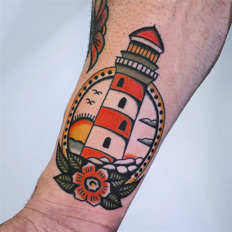 Tatuaje tradicional americano por Laubego en Gijón, Asturias