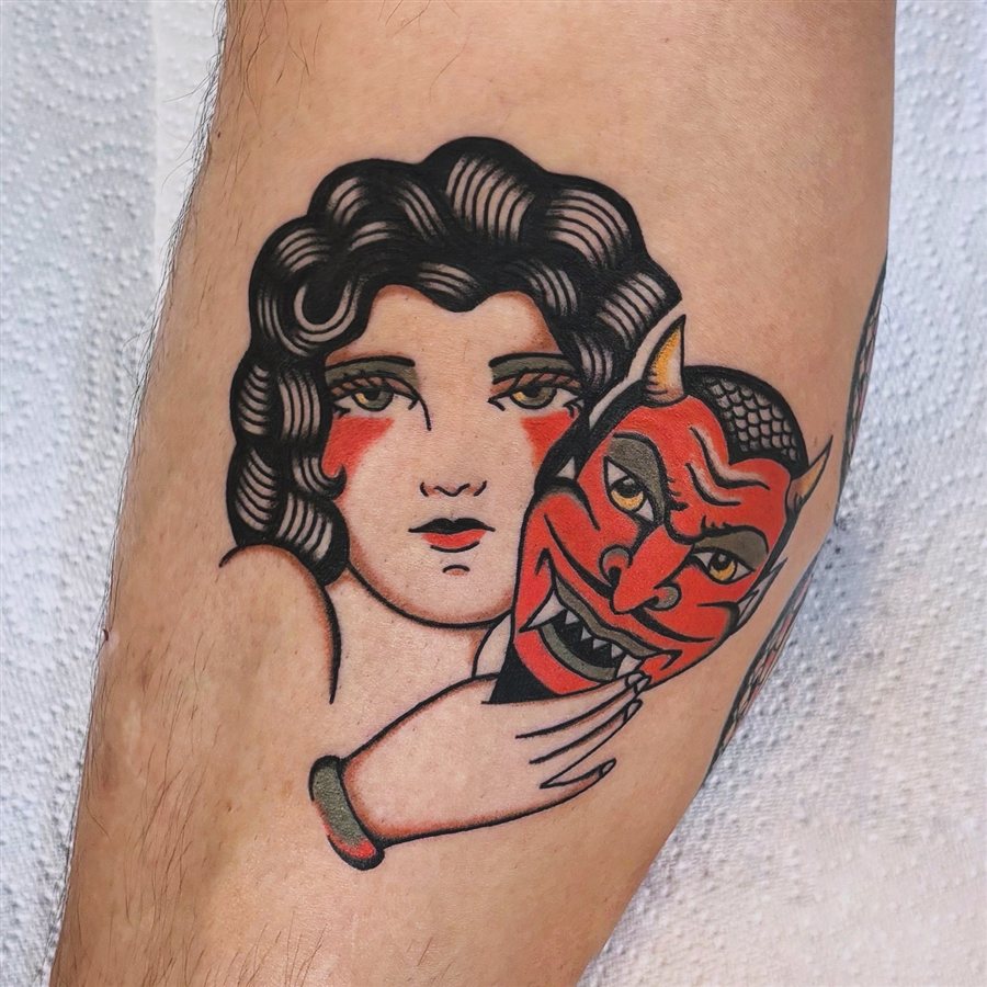 Tatuaje tradicional americano por Laubego en Gijón